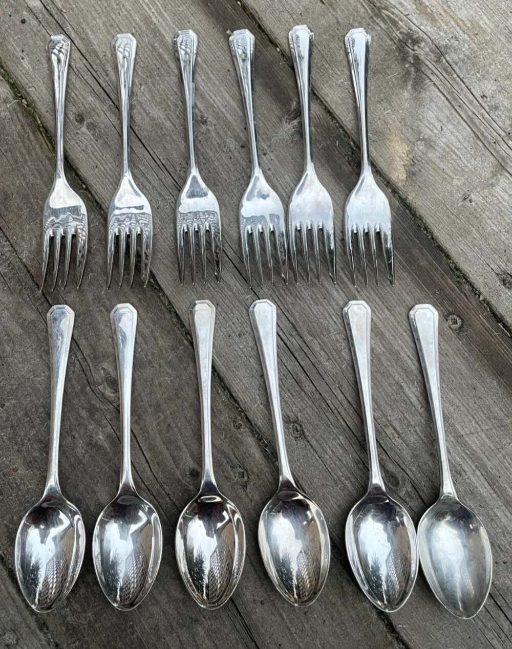 6 / 6 12 Vintage Made in England Sheffield Silver EPNS A1 Dinner Forks Spoons